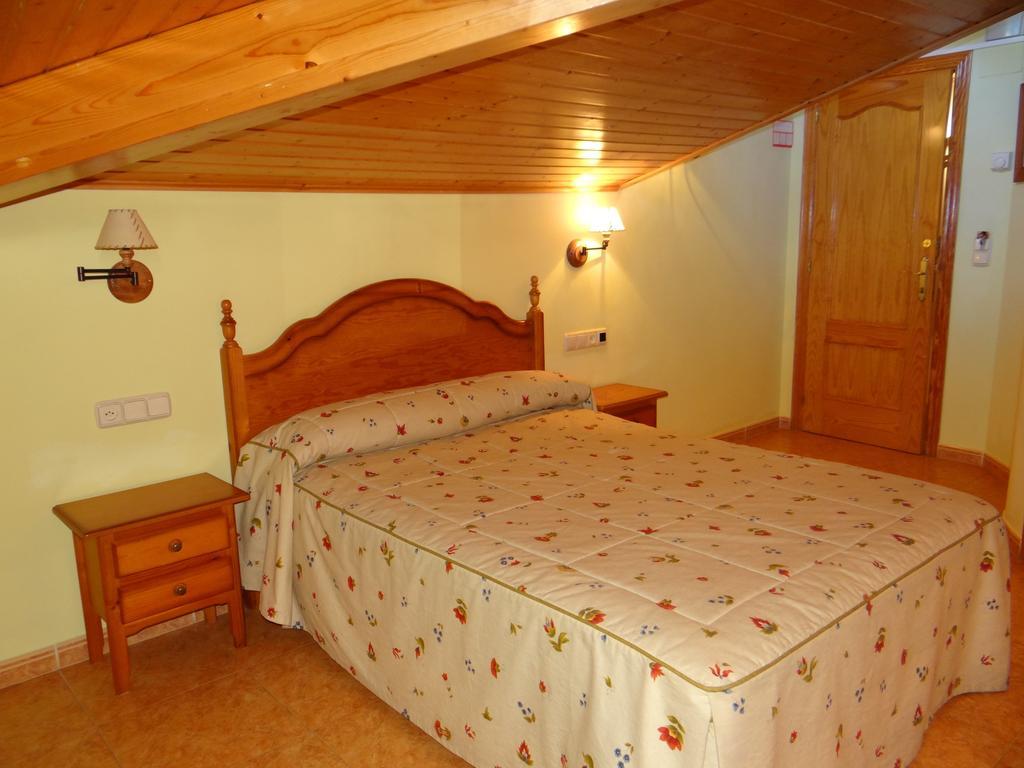 Hotel Casa Carmen Benabarre Habitación foto