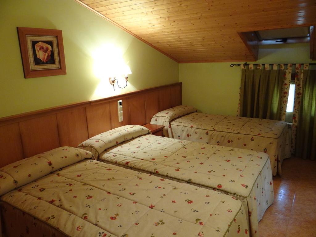 Hotel Casa Carmen Benabarre Habitación foto