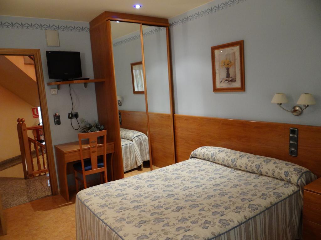 Hotel Casa Carmen Benabarre Habitación foto